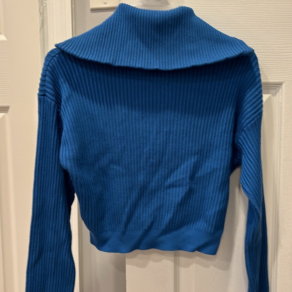 Cropped sweater - Picture 3 of 4